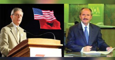 Frank Shkreli: Me Dr. Elez Biberajn në Tiranë në çastin kur u thye vet-izolimi komunist, mars 1991