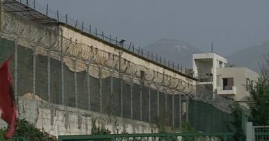 Incidenti: Dy të paraburgosur dhunojnë punonjësin e Policisë së Burgjeve në Reç