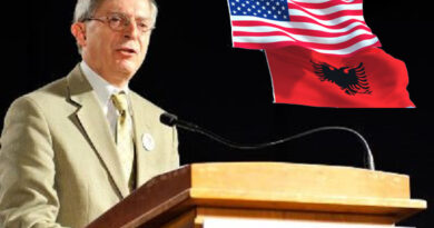 Frank Shkreli: Pa busull historike, kur “kultura” përplaset me kujtesën kombëtare në Prizren dhe heshtja e institucioneve në Prishtinë e në Tiranë  