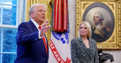 Trump shkarkon nga detyra Prokuroren e Përgjithshme, Pam Bondi