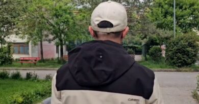 “E prekte në vendet intime”, flet babai i 21-vjeçares që u ngacmua seksualisht nga mjeku në Korçë: Ja çfarë i thoshte mamasë!