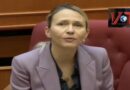 “Me shkarkoni, të bie dhe unë rehat” –  Anuela Ristani përplaset me këshilltarët socialistë në Bashkinë e Tiranës