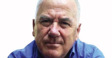 Gëzim Zilja: Kush do e heq gardhin e “gjeneratorëve lundrues” në Vlorë?