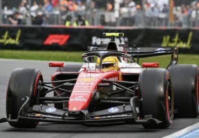 Formula 1/ Strategjia e Ferrarit funksionon, Hamilton arrin fitoren e parë me “kokëkuqen”, Antonelli ‘digjet’ në fund