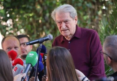 Aksioni i SPAK ndaj Artur Shehut dhe Ilit Shtufit, Berisha: Dumani nxori emrat e biznesmenëve, por jo të qeveritarëve!
