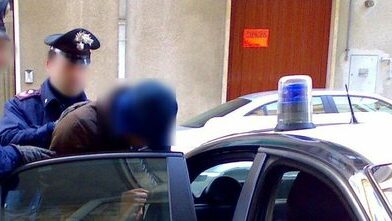“Banka fantazmë” e mafies në Itali, nën hetim edhe rrjete shqiptare: Qarkullonte mbi 100 mln Euro në vit “Banka fantazmë” e mafies në Itali, nën hetim edhe rrjete shqiptare: Qarkullonte mbi 100 mln Euro në vit