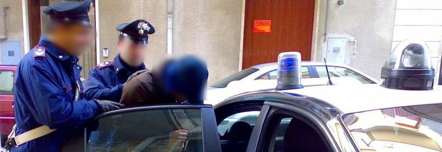 “Banka fantazmë” e mafies në Itali, nën hetim edhe rrjete shqiptare: Qarkullonte mbi 100 mln Euro në vit “Banka fantazmë” e mafies në Itali, nën hetim edhe rrjete shqiptare: Qarkullonte mbi 100 mln Euro në vit