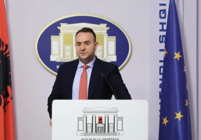Hetimet e SPAK mbi pastrimin e parave në sektorin e ndërtimit, Balliu: Prokuroria e Posaçme duhet të hetojë kryeministrin, asnjë kullë nuk bëhet pa firmën e tij