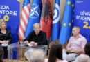 “U bëhet presion studentëve për provimet”/ Berisha në protestë? Lideri i opozitës: Nuk shkojmë me simbolet e PD, qytetarët janë aty se kërkojnë qeveri teknike