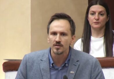 Muçi: Deputetja juaj është kërcënuar, ju thoni u tradhtuam! Muçi: Deputetja juaj është kërcënuar, ju thoni u tradhtuam!