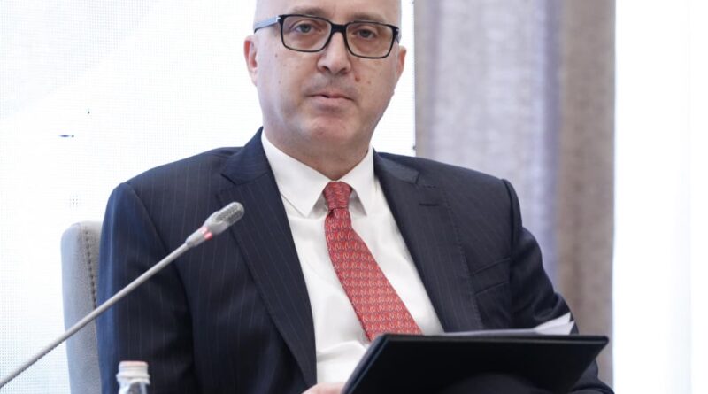 Metani: Finalizimi i vettingut jo fundi i reformës, por fillim i fazës më të rëndësishme të drejtësisë Metani: Finalizimi i vettingut jo fundi i reformës, por fillim i fazës më të rëndësishme të drejtësisë
