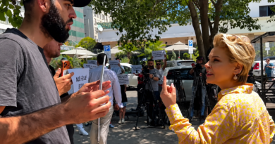 “Të hetohen të gjithë politikanët nga viti 1990-2026!”, Kryemadhi replikon me protestuesit jashtë SPAK: Pa përjashtim