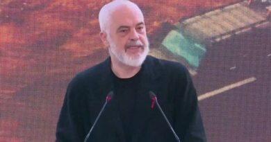 Shqipëria merr 40 mjete taktike të prodhuara brenda vendit/ Rama: Ditë historike për Forcat e Armatosura. Ushtria dikur ishte në pikë të hallit