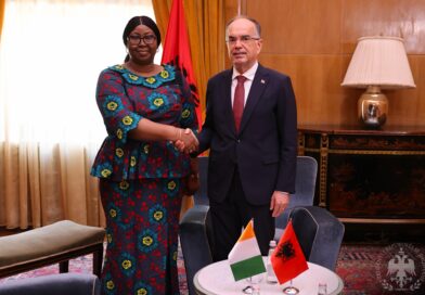 Presidenti Begaj priti Ambasadoren e re të Bregut të Fildishtë, Znj. Nogozene Bakayoko