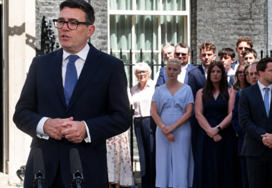 U zgjodh kryeministri i ri i MB/ Burnham planifikon heqjen e TVSH-së për energjinë elektrike nga 1 tetori, pjesë e masave për të ulur kostot për qytetarët U zgjodh kryeministri i ri i MB/ Burnham planifikon heqjen e TVSH-së për energjinë elektrike nga 1 tetori, pjesë e masave për të ulur kostot për qytetarët