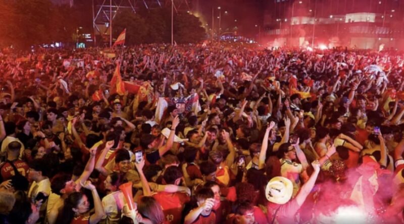 Spanjë, festa kthehet në tragjedi, adoleshenti humb jetën pas shembjes së shatërvanit Spanjë, festa kthehet në tragjedi, adoleshenti humb jetën pas shembjes së shatërvanit