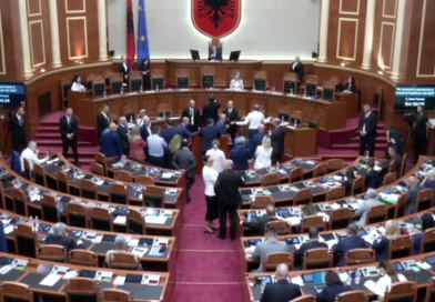 “Do shkrihen 20 bashki”: PS – PD, përplasje për reformën territoriale “Do shkrihen 20 bashki”: PS – PD, përplasje për reformën territoriale