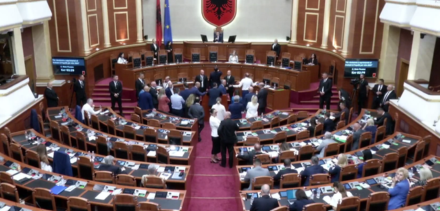 “Do shkrihen 20 bashki”: PS – PD, përplasje për reformën territoriale “Do shkrihen 20 bashki”: PS – PD, përplasje për reformën territoriale
