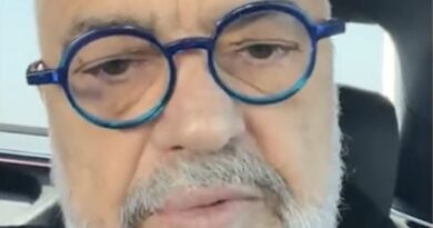 Paketa e Maleve/ Rama: S’ka anulim, shitet si akt tradhtie! U japim pronarëve mundësi të investojnë, do ta kthejmë Shqipërinë në ‘Zvicrën e Vogël’ Paketa e Maleve/ Rama: S’ka anulim, shitet si akt tradhtie! U japim pronarëve mundësi të investojnë, do ta kthejmë Shqipërinë në ‘Zvicrën e Vogël’