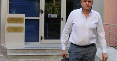 Ilir Baqaj i drejtohet Gjykatës së Lartë, ish-ministri ofron garanci pasurore dhe kërkon heqjen e masës ‘arrest në burg’ Ilir Baqaj i drejtohet Gjykatës së Lartë, ish-ministri ofron garanci pasurore dhe kërkon heqjen e masës ‘arrest në burg’