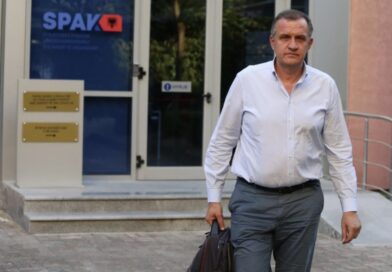 Ilir Baqaj i drejtohet Gjykatës së Lartë, ish-ministri ofron garanci pasurore dhe kërkon heqjen e masës ‘arrest në burg’ Ilir Baqaj i drejtohet Gjykatës së Lartë, ish-ministri ofron garanci pasurore dhe kërkon heqjen e masës ‘arrest në burg’
