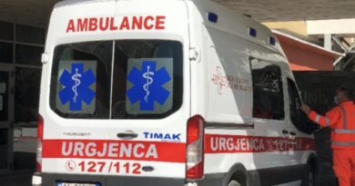 Dyshohet për një tjetër viktimë nga moti i keq, gjendet i pajetë në det një peshkatar në Sarandë