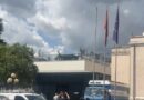 Tensionet te Kuvendi me protestuesit dhe policinë, dëgjohet një shpërthim brenda ambienteve të institucionit