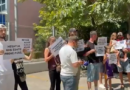 “Heshtja nuk është provë pune”/ Të rinjtë protestë para SPAK-ut