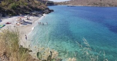 Peshkimi me eksploziv i merr jetën 65-vjeçarit në Porto Palermo