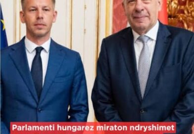 Nga Prof. Dr. Qemal Lame : Ndryshimet në kushtetutë dhe dorëheqja e presidentit hungarez Nga Prof. Dr. Qemal Lame : Ndryshimet në kushtetutë dhe dorëheqja e presidentit hungarez
