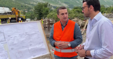 Karakaçi inspekton investimin në Bogë: Rrjeti po përballet me ngarkesë të lartë nga i nxehti