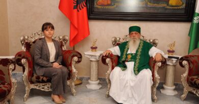 Kryegjyshata Botërore Bektashiane mikpret Olivia Maigret, zyrtaren politike të ambasadës së SHBA-së në Tiranë