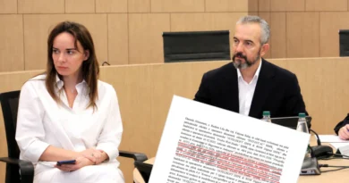 Skandal në KQZ/ Jona Josifi dhe Ilirjan Celibashi manipulojnë tenderin për Gëzim Hoxhën e dosjes AKSHI. Josifi hakeroi sistemin dhe i shtoi pikët të korruptuarit. A do arrestohen nga SPAK?