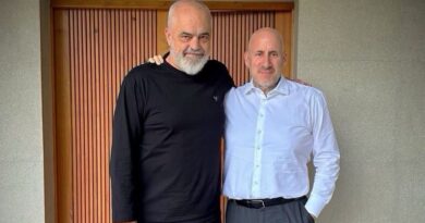 Alarmi për kompaninë “One” – Pas rënies së Orbanit në Hungari, oligarku Gellert Jaszai i turret Shqipërisë! Takimet private me Edi Ramën për kontratat e mbrojtjes