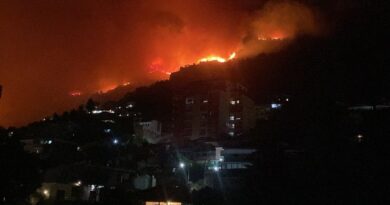 Zjarri në Krujë po i afrohet banesave, jepet urdhër për evakuim të menjëhershëm për disa zona