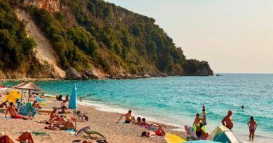 Shtohen plazhet publike në bregdet, Gonxhja nxjerr shifrat: 675 parcela më shumë se vitin e kaluar