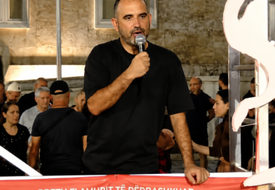 Protestuesi paralajmëron përshkallëzim të protestave: Do nisim mosbindjen civile!
