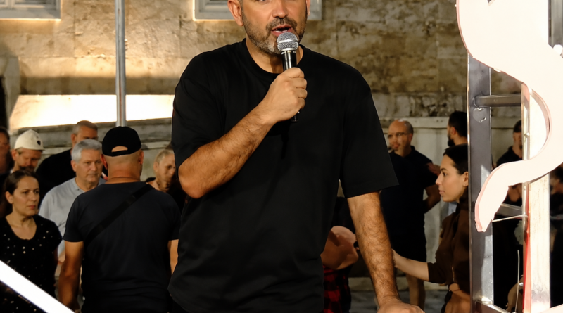 Protestuesi paralajmëron përshkallëzim të protestave: Do nisim mosbindjen civile!