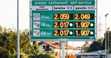 Italia frenon çmimet e karburanteve, vendos tavanin për naftën dhe benzinën