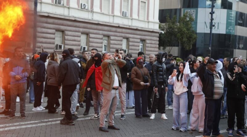 Ministria e Shëndetësisë përditëson bilancin e të lënduarve nga protesta, 4 persona të paraqitur në spitale Ministria e Shëndetësisë përditëson bilancin e të lënduarve nga protesta, 4 persona të paraqitur në spitale