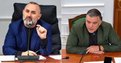 Përplasje për protestat në Komisionin e Ligjeve/ Blushi: Po dhunoni studentët! Manja: Dënoni edhe dhunën ndaj policisë!