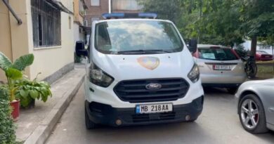 Ra nga kati i dytë i një banese ku po kryente punime, humb jetën 64-vjeçari në Gjirokastër