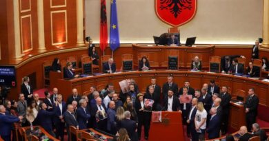 PS kërkon përjashtim të 20 deputetëve të PD-së nga Kuvendi, reagon Gazment Bardhi: Akt i rëndë agresioni politik