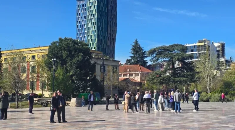 Turizmi ngadalëson ritmin/ Në shtator hynë 1.28 milionë të huaj, vetëm 2.1% më shumë se një vit më parë