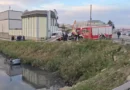 Si në filma/ Po e ndiqte policia, shoferi i mjetit humb kontrollin dhe bie në kanal pranë urës së Dajlanit