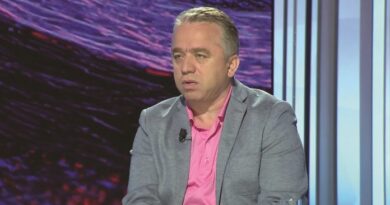 Prof. Afrim Krasniqi: Kemi nevojë për reflektim sesa zgjidhja e një proteste