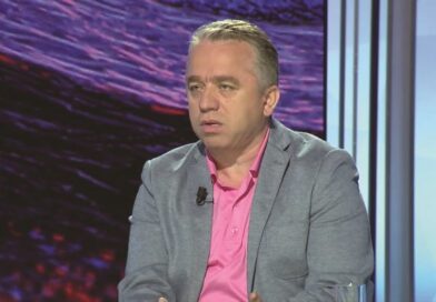Prof. Afrim Krasniqi: Kemi nevojë për reflektim sesa zgjidhja e një proteste Prof. Afrim Krasniqi: Kemi nevojë për reflektim sesa zgjidhja e një proteste