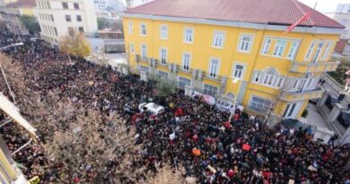 PËRSE JANË REBELUAR TË RINJTË SHQIPTARË?
