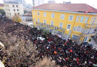 PËRSE JANË REBELUAR TË RINJTË SHQIPTARË?