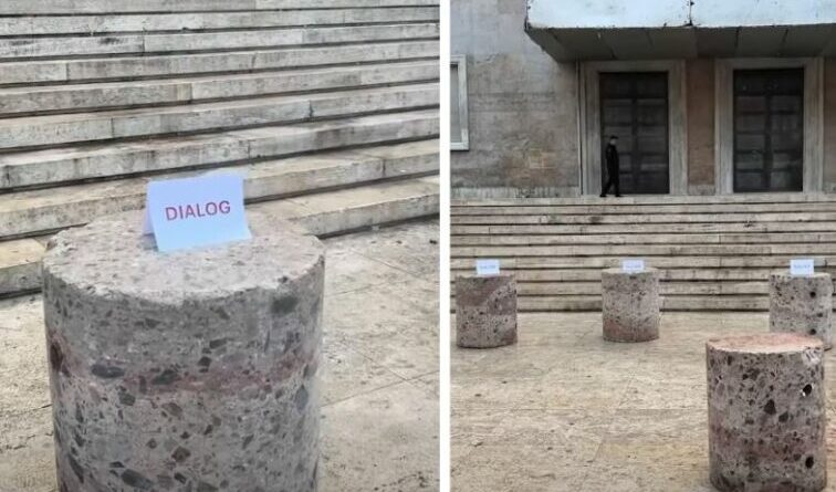 Studentët hodhën karriget në derën e Kryeministrisë, Rama u kërkon dialog me “gurë”
